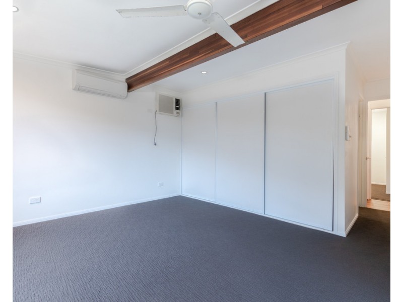 11 Macona Crescent, Cannonvale QLD 4802