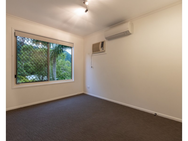 11 Macona Crescent, Cannonvale QLD 4802