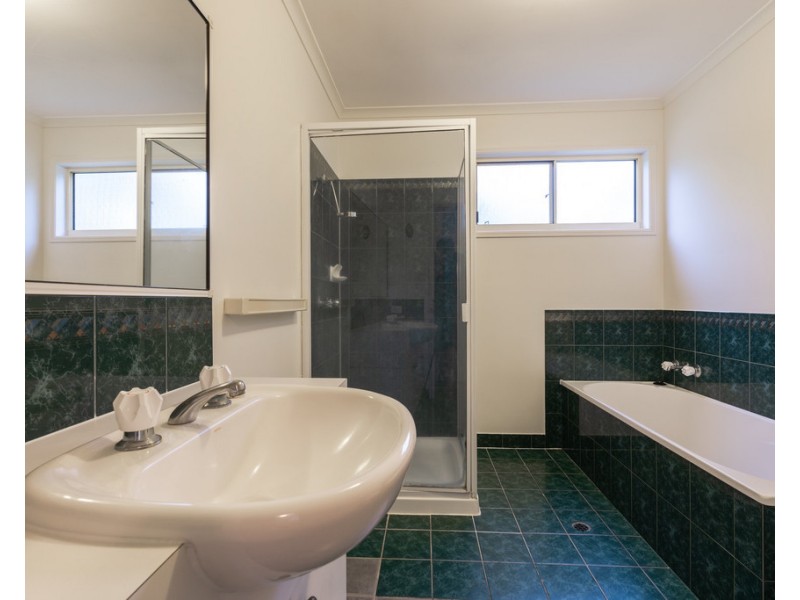 11 Macona Crescent, Cannonvale QLD 4802