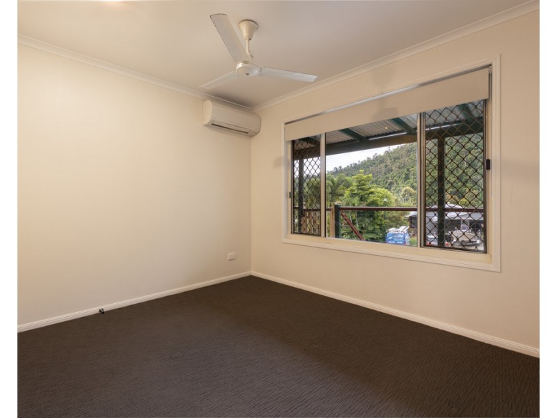 11 Macona Crescent, Cannonvale QLD 4802
