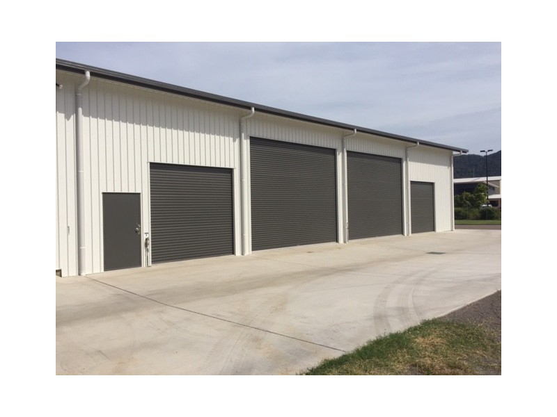 8 and 9/54 Carlo Drive, Cannonvale QLD 4802