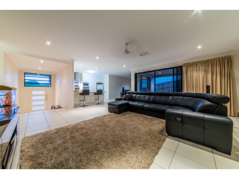 8 Armada Crescent, Jubilee Pocket QLD 4802