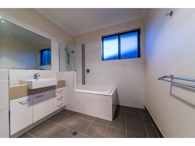 8 Armada Crescent, Jubilee Pocket QLD 4802