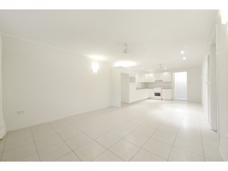 10/20 Pandanus Drive, Cannonvale QLD 4802