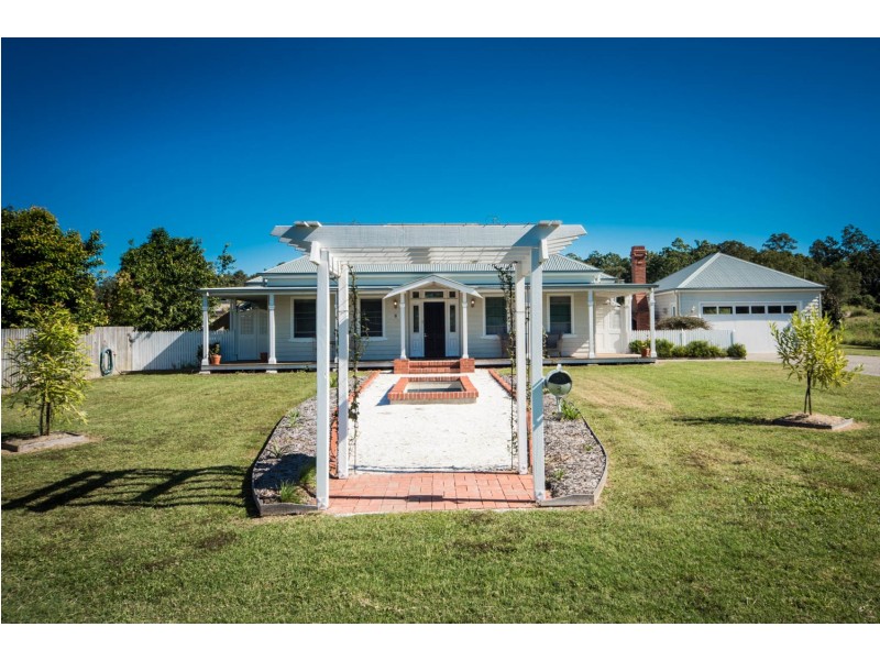 3 Hallam Street, Cannonvale QLD 4802