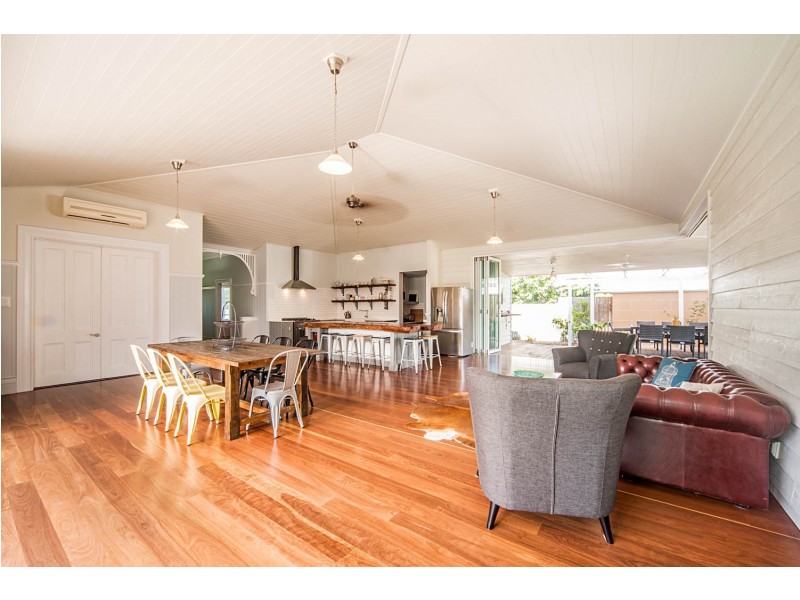 3 Hallam Street, Cannonvale QLD 4802