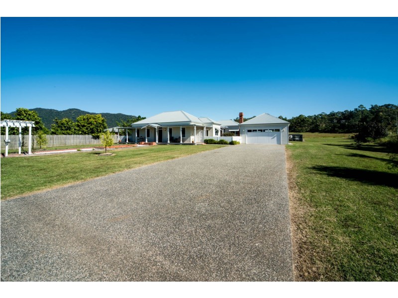 3 Hallam Street, Cannonvale QLD 4802