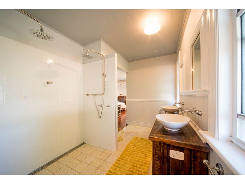 3 Hallam Street, Cannonvale QLD 4802