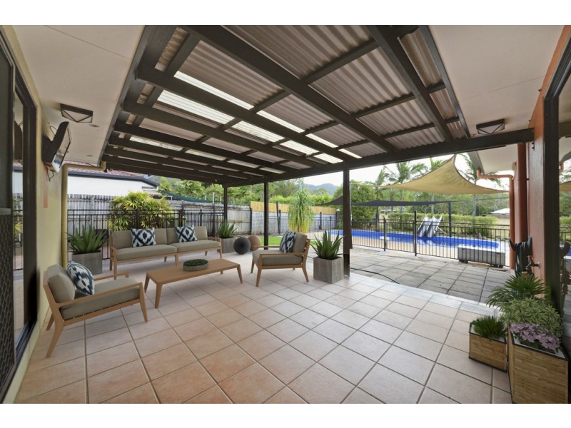 30 Valley Drive, Cannonvale QLD 4802