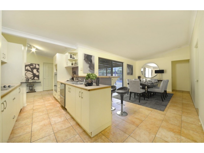 30 Valley Drive, Cannonvale QLD 4802