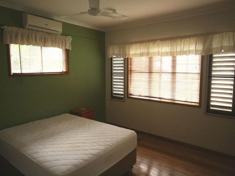 8 Gregory Court, Cannonvale QLD 4802