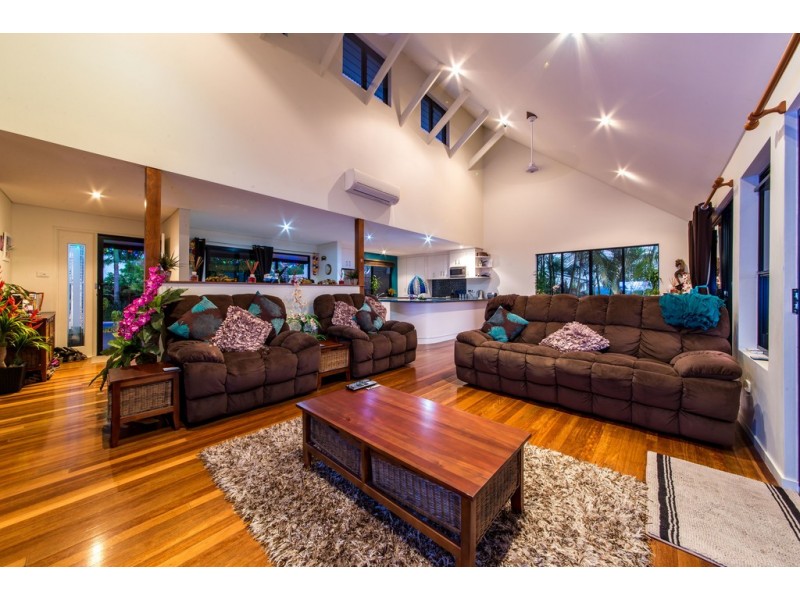 46 Harbour Avenue, Shute Harbour QLD 4802