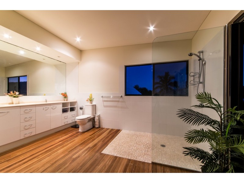 46 Harbour Avenue, Shute Harbour QLD 4802