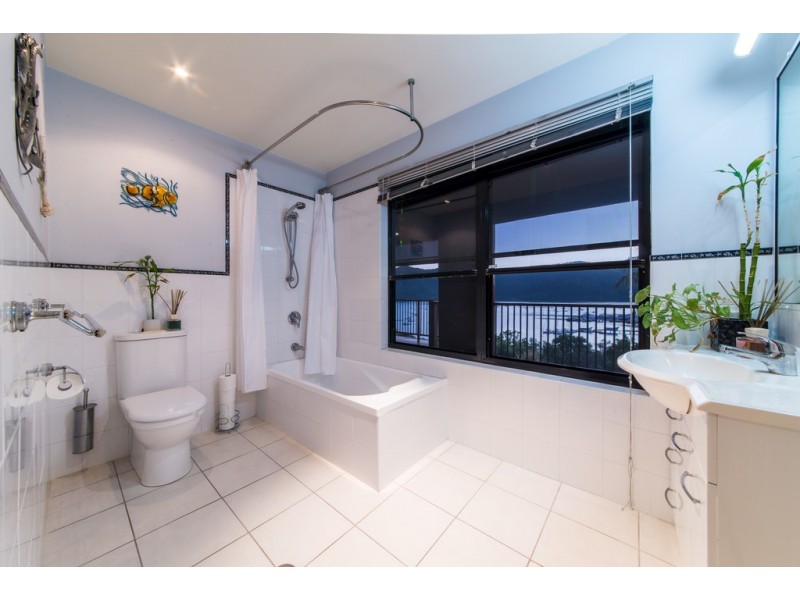46 Harbour Avenue, Shute Harbour QLD 4802