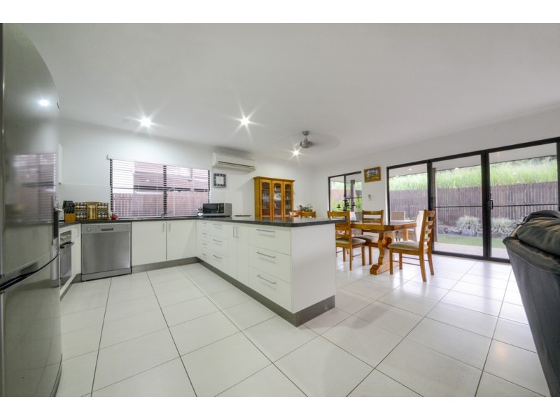 40 Parker Road, Cannonvale QLD 4802