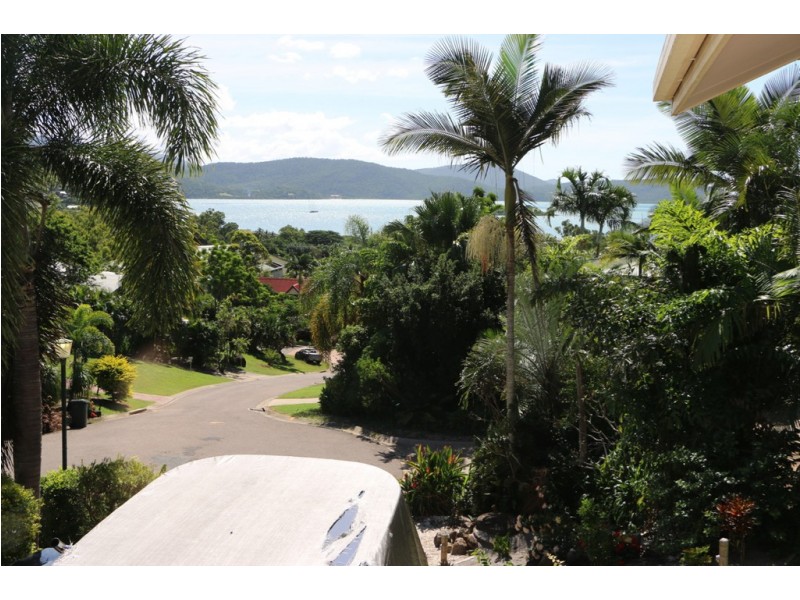 7 Gregory Court, Cannonvale QLD 4802