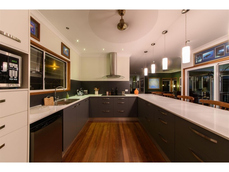 7 Gregory Court, Cannonvale QLD 4802