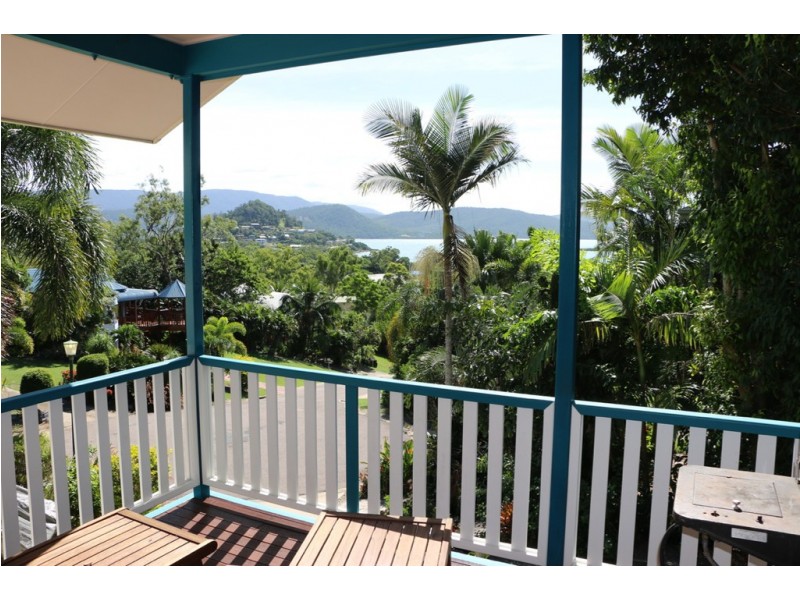 7 Gregory Court, Cannonvale QLD 4802