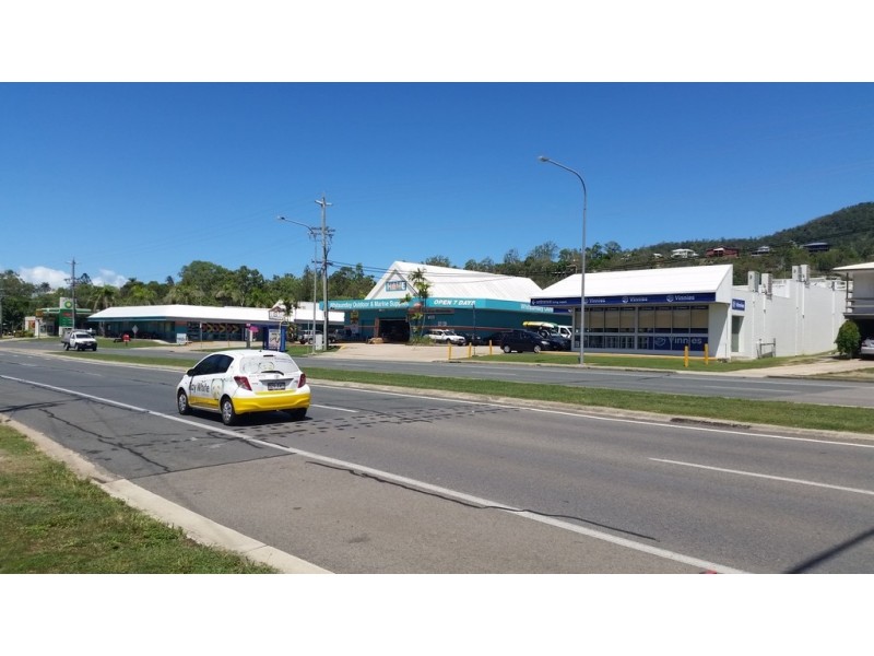 2/106 Shute Harbour Road, Cannonvale QLD 4802