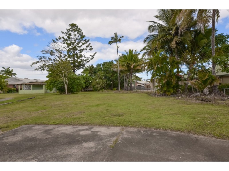 9 Chapman Street, Proserpine QLD 4800