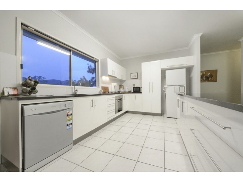 34 Grace Avenue, Cannonvale QLD 4802