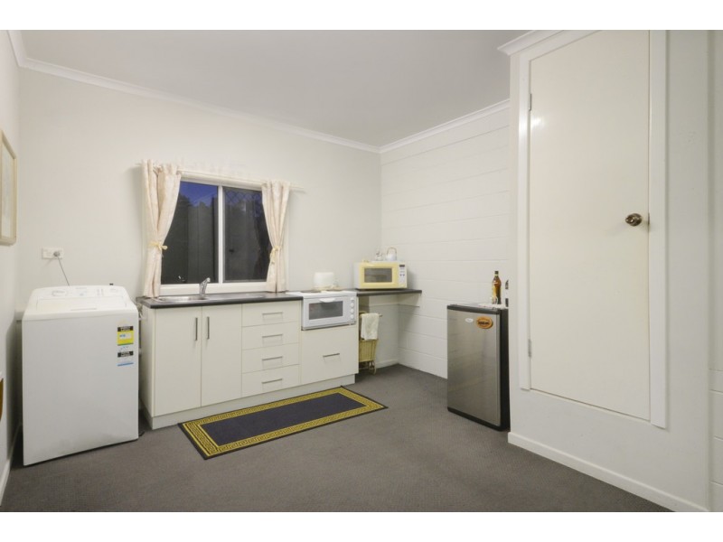 34 Grace Avenue, Cannonvale QLD 4802