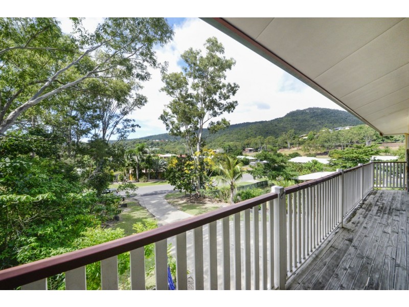 34 Grace Avenue, Cannonvale QLD 4802