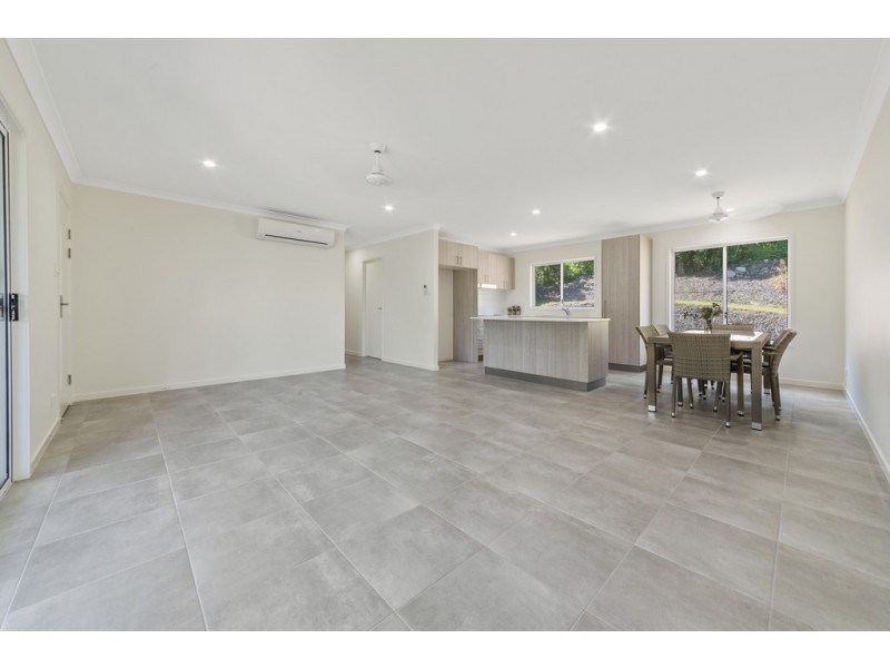 52 Eshelby Drive, Cannonvale QLD 4802