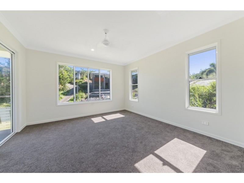 52 Eshelby Drive, Cannonvale QLD 4802