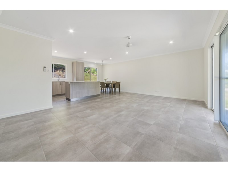 52 Eshelby Drive, Cannonvale QLD 4802