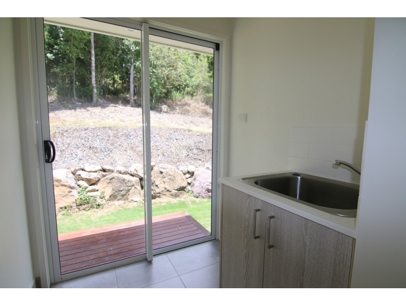 52 Eshelby Drive, Cannonvale QLD 4802