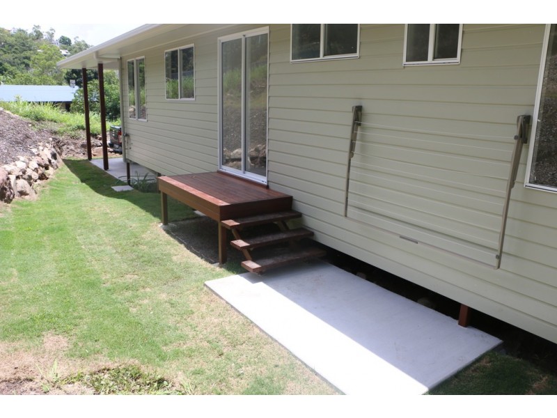 52 Eshelby Drive, Cannonvale QLD 4802