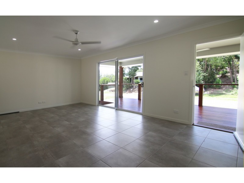 52 Eshelby Drive, Cannonvale QLD 4802