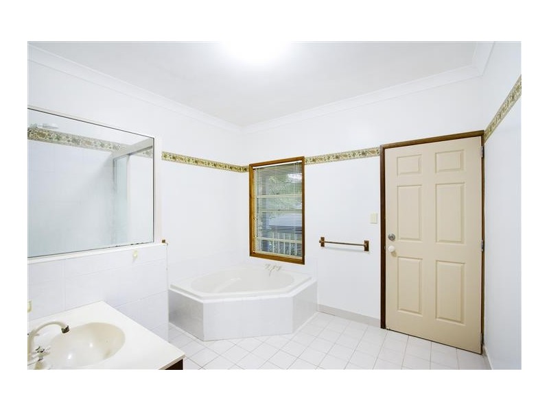 10 Panoramic Court, Cannonvale QLD 4802