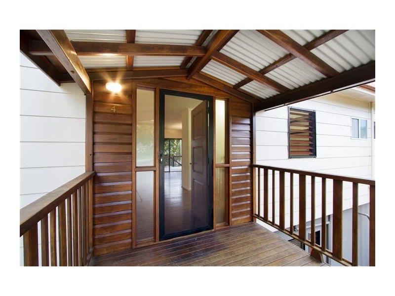 4 Wambiri Street, Cannonvale QLD 4802