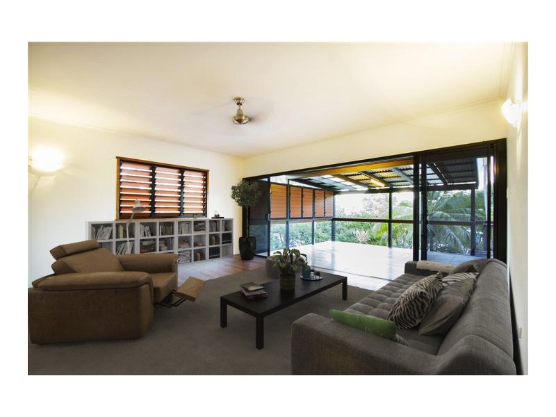 4 Wambiri Street, Cannonvale QLD 4802