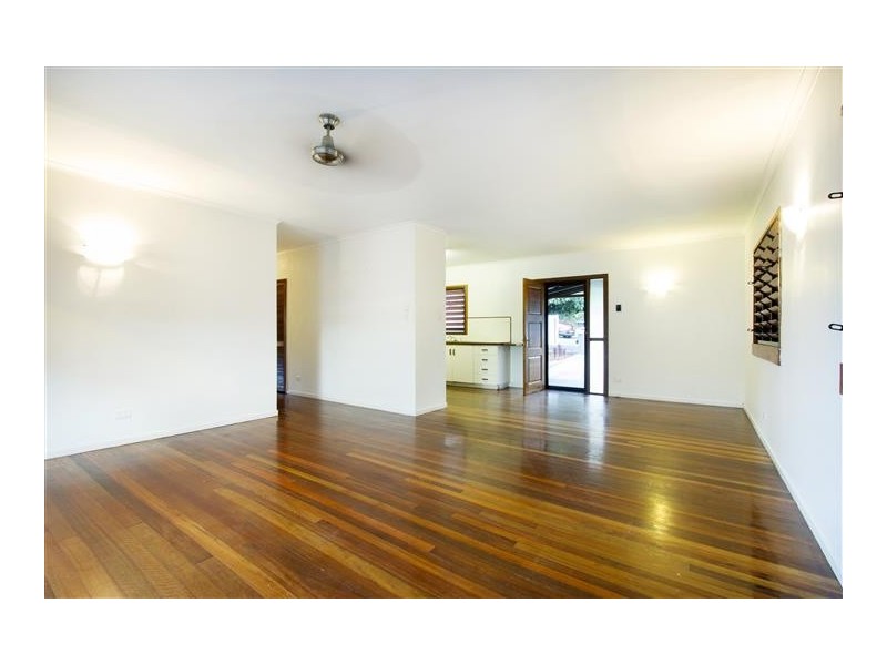 4 Wambiri Street, Cannonvale QLD 4802