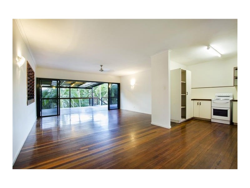 4 Wambiri Street, Cannonvale QLD 4802