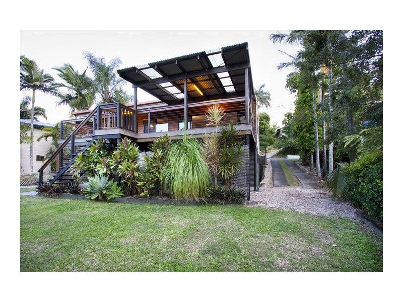 4 Wambiri Street, Cannonvale QLD 4802