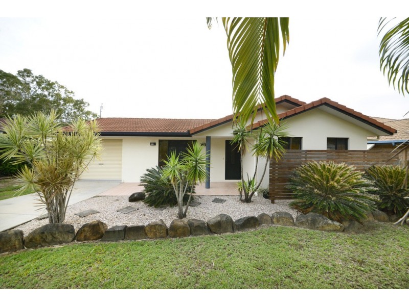 30 Valley Drive, Cannonvale QLD 4802