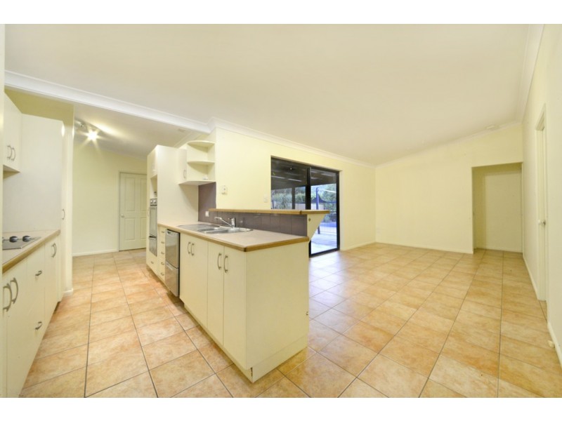 30 Valley Drive, Cannonvale QLD 4802