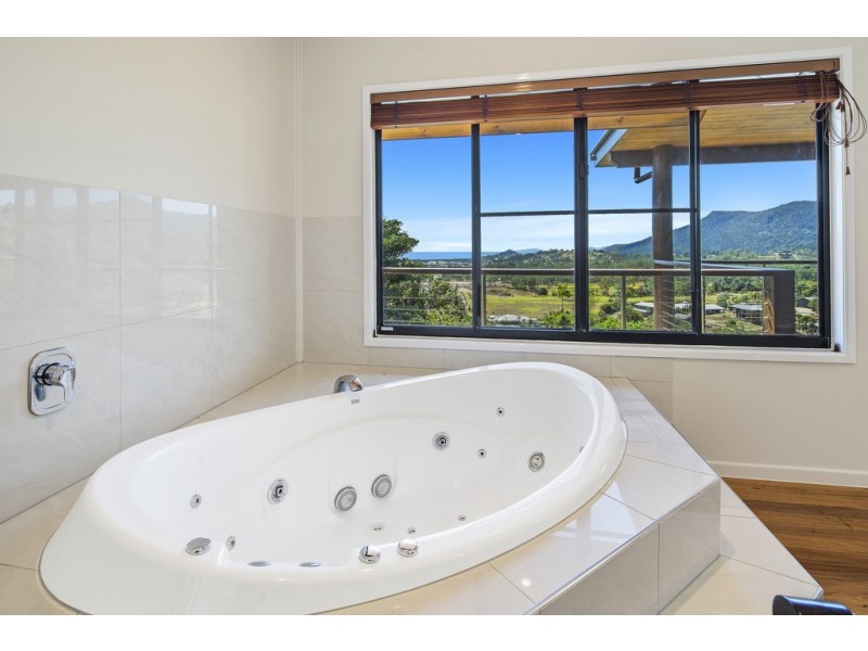 39 Pepperberry Lane, Cannon Valley QLD 4800