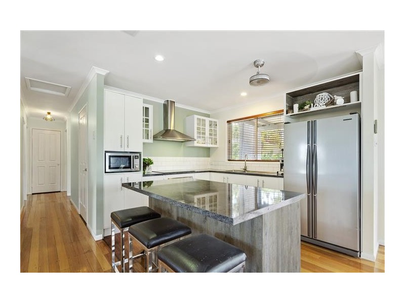 2 Hamilton Avenue, Cannonvale QLD 4802