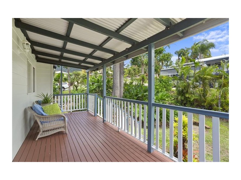 2 Hamilton Avenue, Cannonvale QLD 4802