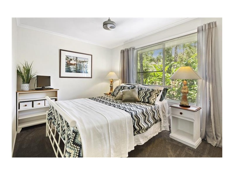 2 Hamilton Avenue, Cannonvale QLD 4802