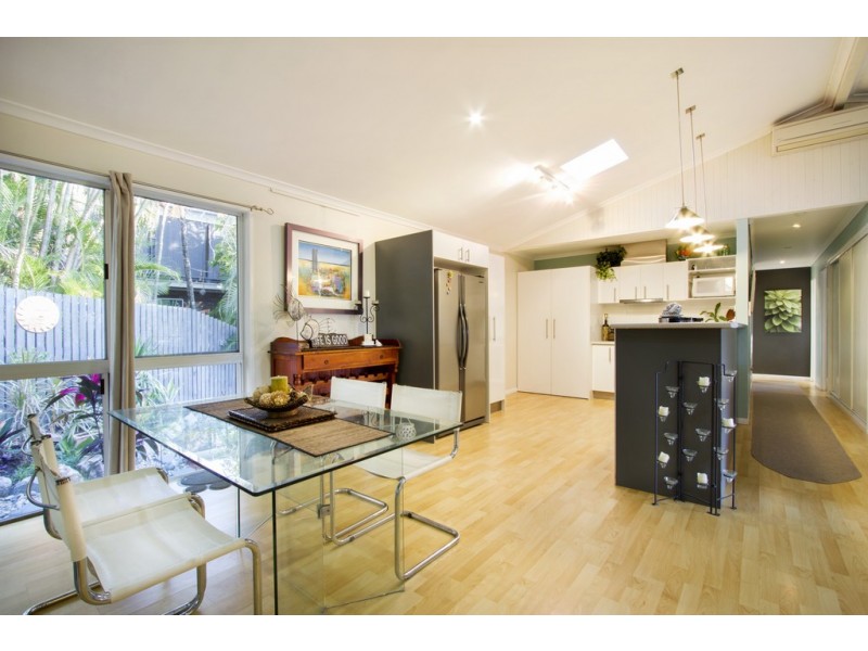 8 Adina Street, Cannonvale QLD 4802