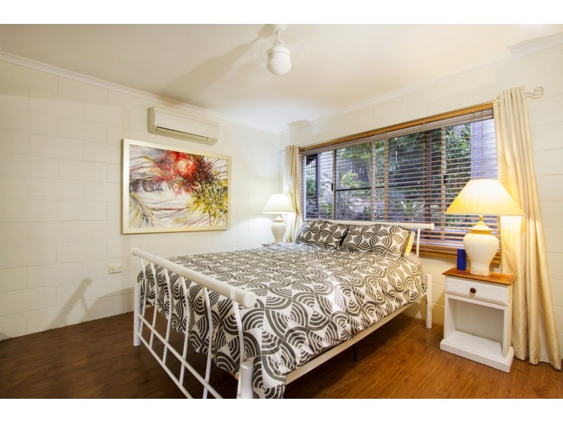 8 Adina Street, Cannonvale QLD 4802