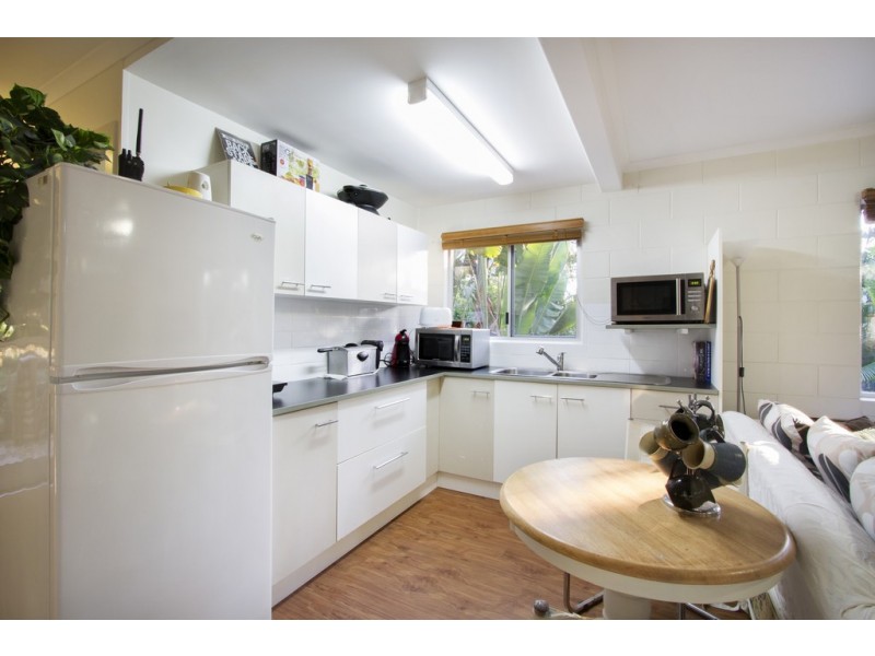 8 Adina Street, Cannonvale QLD 4802