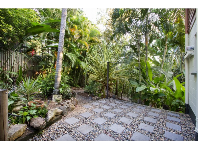 8 Adina Street, Cannonvale QLD 4802