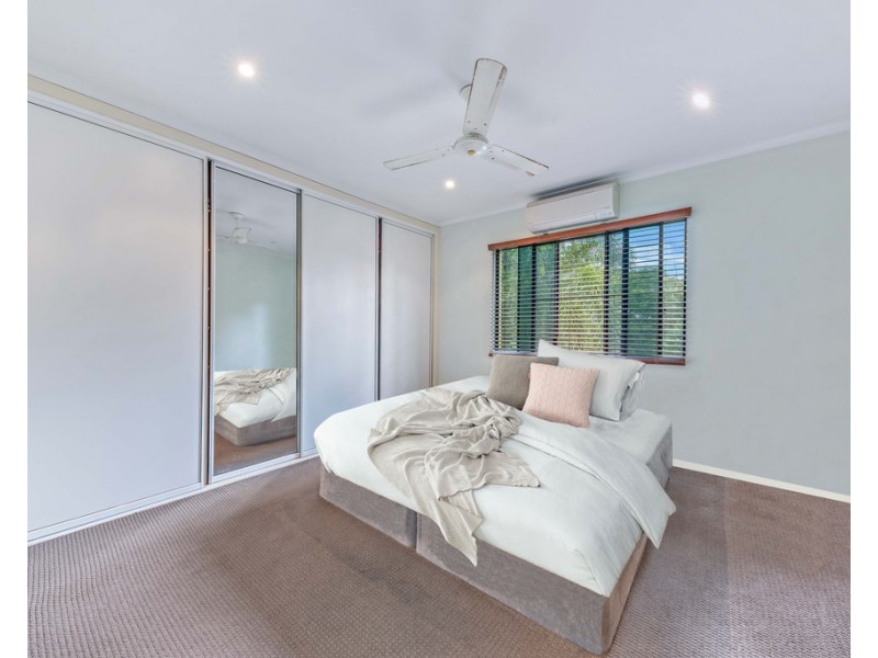 2/13 Macarthur Drive, Cannonvale QLD 4802